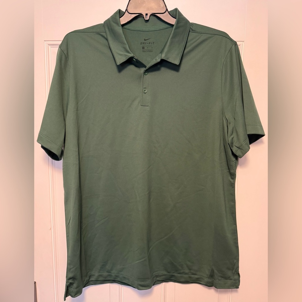 Nike men’s L or XL Dri fit polo shirt- nwot